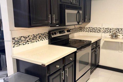 Adosado en venta en North Miami, Florida, 2 dormitorios, 152.36 m2 № 2033183 - foto 3