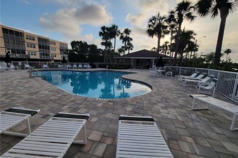 Condominio en alquiler en Saint Petersburg, Florida, 2 dormitorios, 111.95 m2 № 1908453 - foto 27