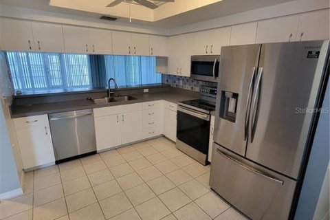 Condominio en alquiler en Saint Petersburg, Florida, 2 dormitorios, 111.95 m2 № 1908453 - foto 7