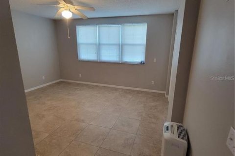 Condominio en alquiler en Saint Petersburg, Florida, 2 dormitorios, 111.95 m2 № 1908453 - foto 9