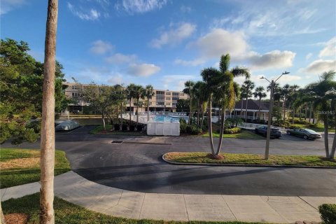 Condominio en alquiler en Saint Petersburg, Florida, 2 dormitorios, 111.95 m2 № 1908453 - foto 25