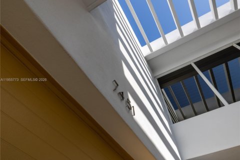 Casa en alquiler en Doral, Florida, 6 dormitorios, 452.81 m2 № 2009818 - foto 8