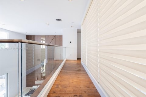 Casa en alquiler en Doral, Florida, 6 dormitorios, 452.81 m2 № 2009818 - foto 27