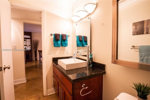Condo in Fort Lauderdale, Florida, 1 bedroom  № 2042029 - photo 17