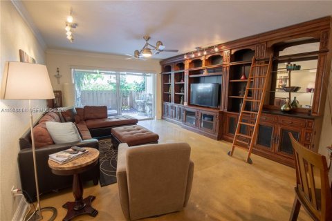 Condo in Fort Lauderdale, Florida, 1 bedroom  № 2042029 - photo 2