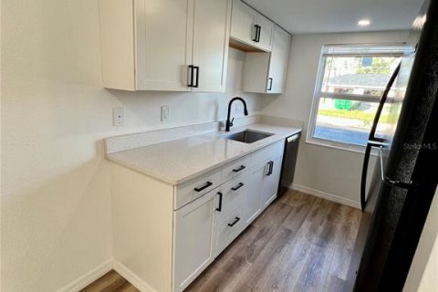 Снять в аренду квартиру в Ротонда, Флорида 1 комната, 75.72м2, № 2158039 - фото 7