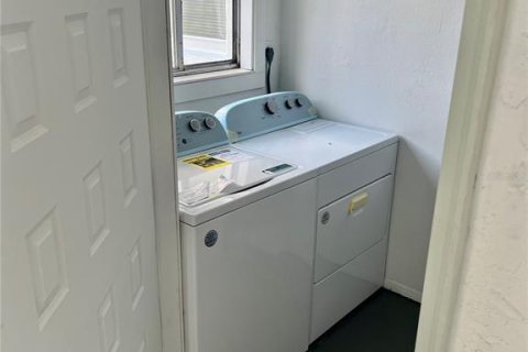 Снять в аренду квартиру в Ротонда, Флорида 1 комната, 75.72м2, № 2158039 - фото 12