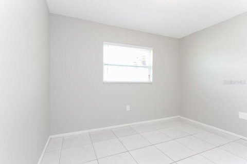 Villa ou maison à louer à Cape Coral, Floride: 3 chambres, 120.31 m2 № 1918010 - photo 3