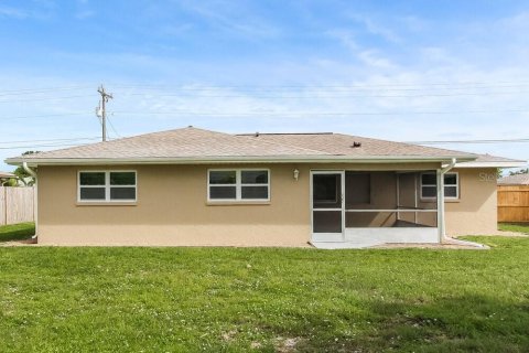 Villa ou maison à louer à Cape Coral, Floride: 3 chambres, 120.31 m2 № 1918010 - photo 15