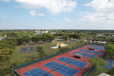 Casa en venta en Miami, Florida, 3 dormitorios, 151.34 m2 № 1831002 - foto 29