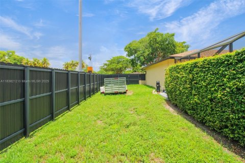 Casa en venta en Miami, Florida, 3 dormitorios, 151.34 m2 № 1831002 - foto 21