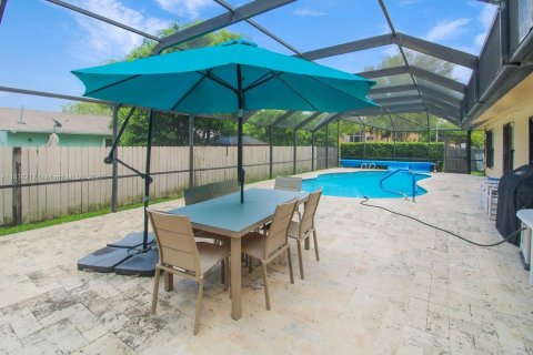 Casa en venta en Miami, Florida, 3 dormitorios, 151.34 m2 № 1831002 - foto 18