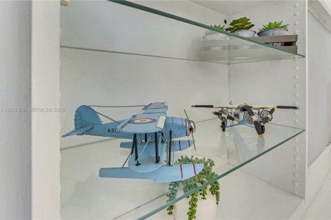 Купить виллу или дом в Уилтон-Мэнорс, Флорида 3 спальни, 124.86м2, № 2154217 - фото 19