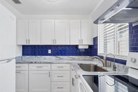 Купить кондоминиум в Брейдентон, Флорида 6 комнат, 77.29м2, № 1567753 - фото 10