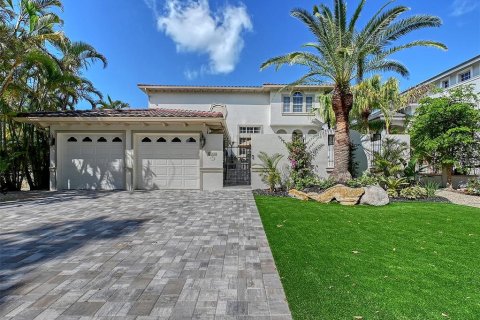 House in Sarasota, Florida 3 bedrooms, 233.28 sq.m. № 1759288 - photo 1