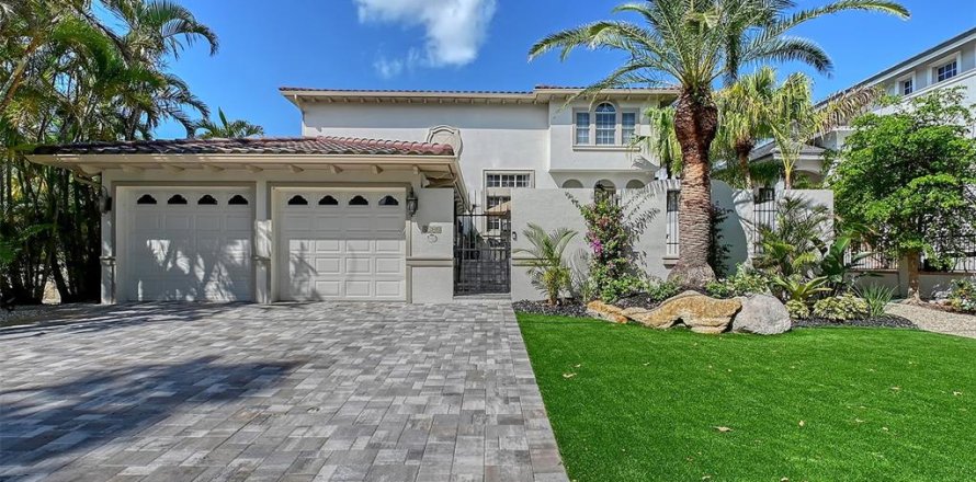 House in Sarasota, Florida 3 bedrooms, 233.28 sq.m. № 1759288