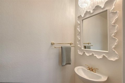 House in Sarasota, Florida 3 bedrooms, 233.28 sq.m. № 1759288 - photo 25