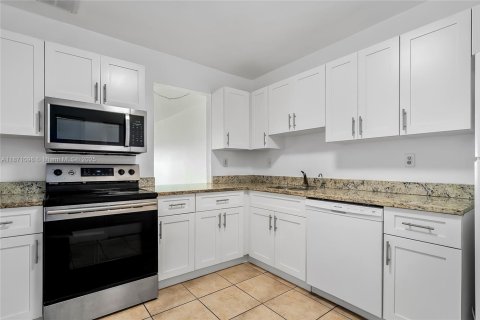 Condo in Davie, Florida, 2 bedrooms  № 1895640 - photo 20