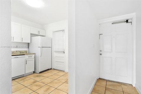 Condo in Davie, Florida, 2 bedrooms  № 1895640 - photo 18