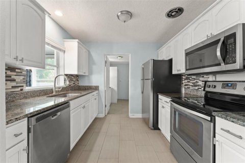 House in Orlando, Florida 3 bedrooms, 125.51 sq.m. № 1686684 - photo 4
