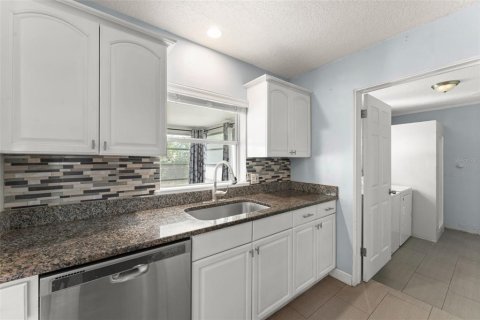House in Orlando, Florida 3 bedrooms, 125.51 sq.m. № 1686684 - photo 6