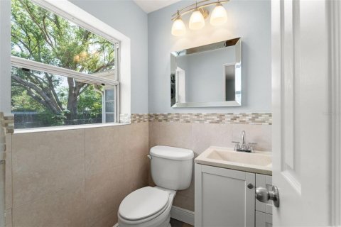 House in Orlando, Florida 3 bedrooms, 125.51 sq.m. № 1686684 - photo 16