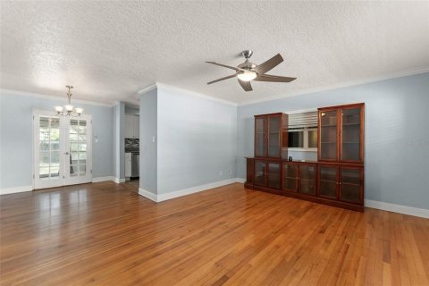 House in Orlando, Florida 3 bedrooms, 125.51 sq.m. № 1686684 - photo 2