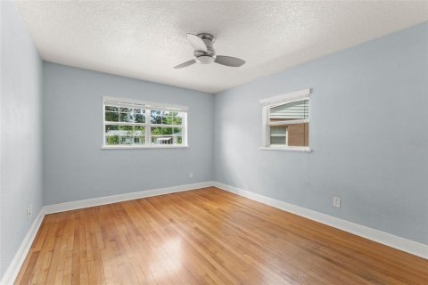 House in Orlando, Florida 3 bedrooms, 125.51 sq.m. № 1686684 - photo 17