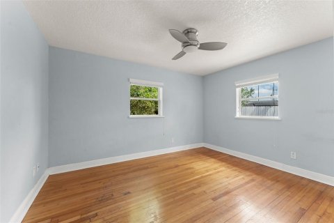 House in Orlando, Florida 3 bedrooms, 125.51 sq.m. № 1686684 - photo 13