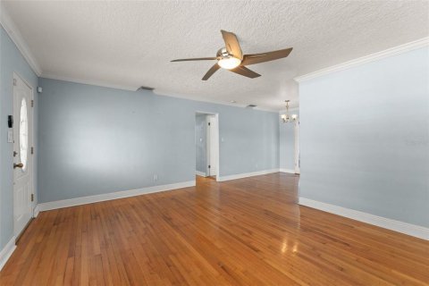 House in Orlando, Florida 3 bedrooms, 125.51 sq.m. № 1686684 - photo 10