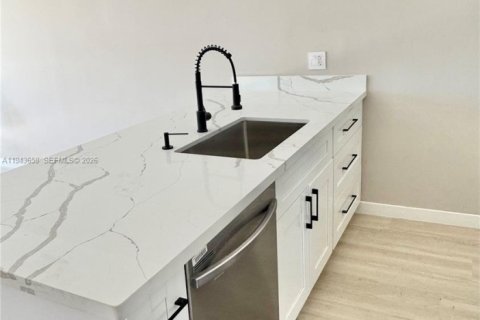 Apartment in Miami, Florida 3 bedrooms, 92.9 sq.m. № 2000548 - photo 4