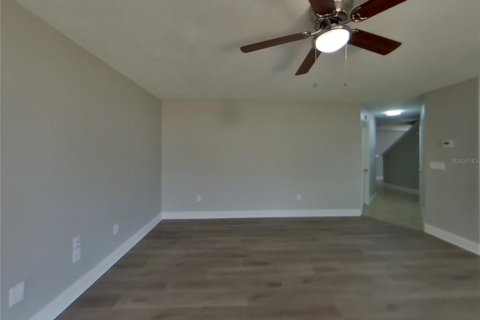 Villa ou maison à louer à Gibsonton, Floride: 4 chambres, 235.79 m2 № 1868946 - photo 6