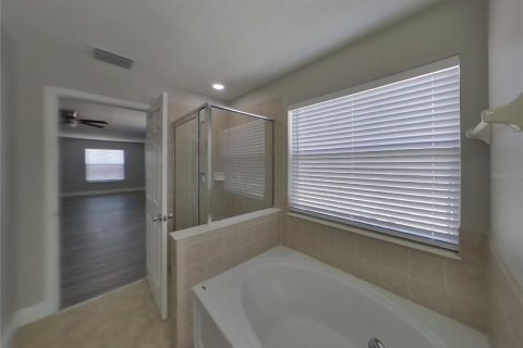 Villa ou maison à louer à Gibsonton, Floride: 4 chambres, 235.79 m2 № 1868946 - photo 12
