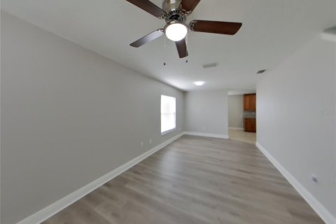Villa ou maison à louer à Gibsonton, Floride: 4 chambres, 235.79 m2 № 1868946 - photo 2