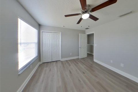 Villa ou maison à louer à Gibsonton, Floride: 4 chambres, 235.79 m2 № 1868946 - photo 18