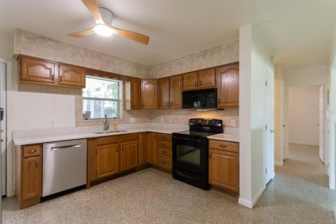 House in Safety Harbor, Florida 3 bedrooms, 114.73 sq.m. № 1868922 - photo 16