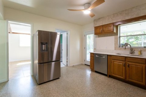 House in Safety Harbor, Florida 3 bedrooms, 114.73 sq.m. № 1868922 - photo 20
