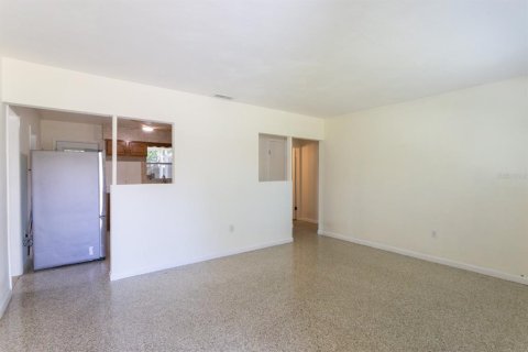 House in Safety Harbor, Florida 3 bedrooms, 114.73 sq.m. № 1868922 - photo 13