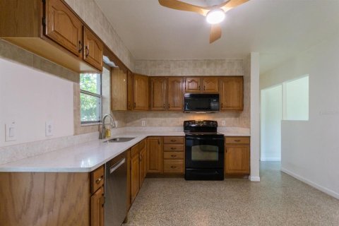 House in Safety Harbor, Florida 3 bedrooms, 114.73 sq.m. № 1868922 - photo 19