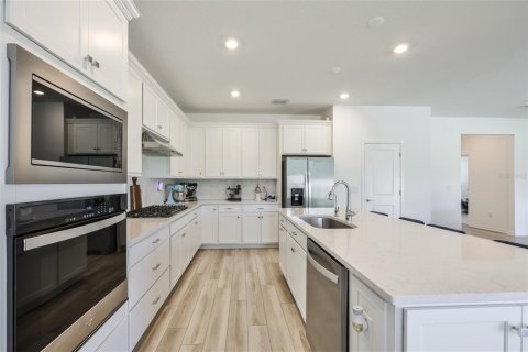 House in Valrico, Florida 5 bedrooms, 319.86 sq.m. № 2237289 - photo 11