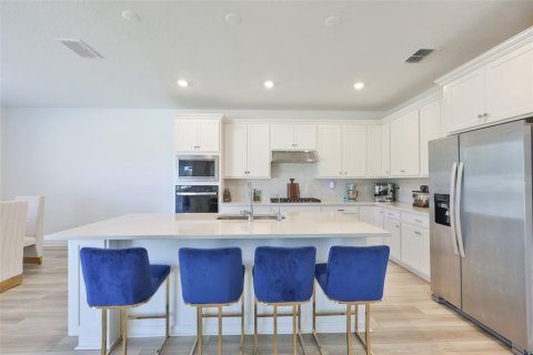 House in Valrico, Florida 5 bedrooms, 319.86 sq.m. № 2237289 - photo 9