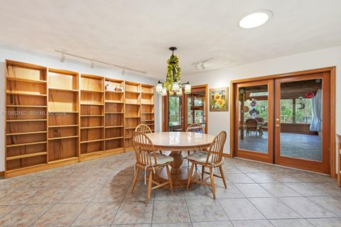 House in Ormond Beach, Florida 3 bedrooms № 2043343 - photo 7