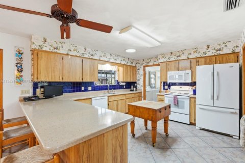 House in Ormond Beach, Florida 3 bedrooms № 2043343 - photo 5