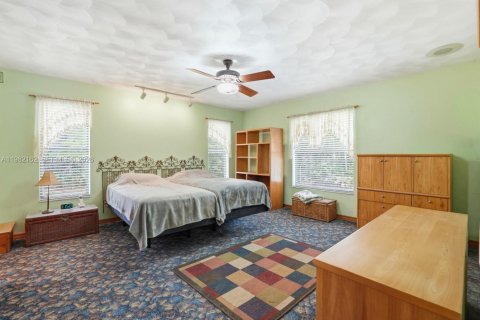 House in Ormond Beach, Florida 3 bedrooms № 2043343 - photo 8