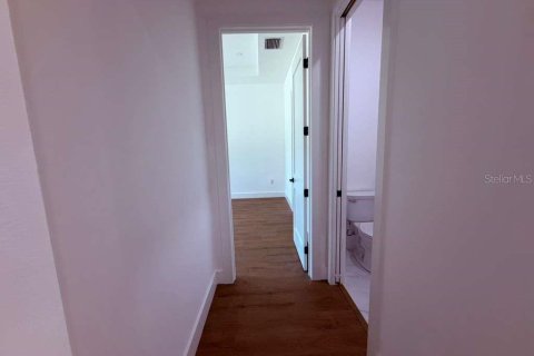 Купить виллу или дом в Норт-Порт, Флорида 11 комнат, 183.48м2, № 2123400 - фото 27
