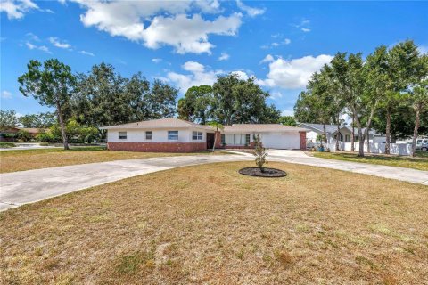 Casa en alquiler en Seminole, Florida, 3 dormitorios, 183.02 m2 № 1918783 - foto 1