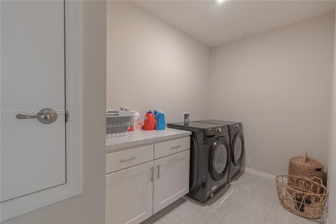 House in Port St. Lucie, Florida 3 bedrooms, 150.13 sq.m. № 1847718 - photo 7