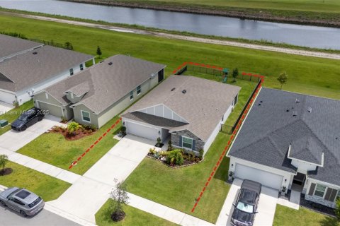 House in Port St. Lucie, Florida 3 bedrooms, 150.13 sq.m. № 1847718 - photo 16