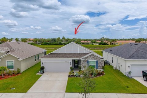 House in Port St. Lucie, Florida 3 bedrooms, 150.13 sq.m. № 1847718 - photo 15