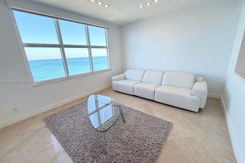 Copropriété à vendre à Fort Lauderdale, Floride: 3 chambres, 201.78 m2 № 2031619 - photo 19